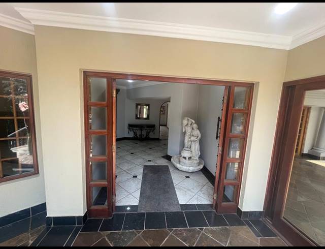 4 BEDROOM HOUSE FOR SALE IN WATERKLOOF RIDGE